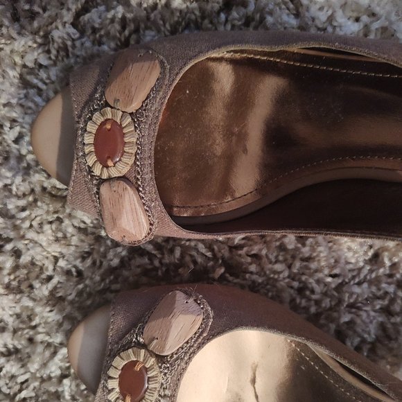 Ellen Tracy Jagger Peep Toe Heels - Picture 4 of 6